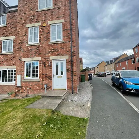 The Retreat - 4 Bedroom Townhouse Tatil Evi Leeds (West Yorkshire)