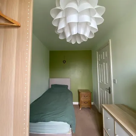 The Retreat - 4 Bedroom Townhouse בית נופש לידס