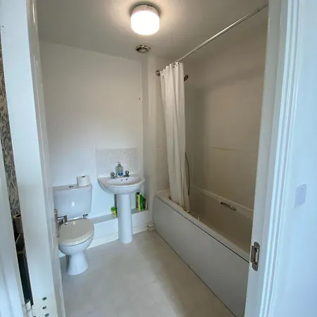 The Retreat - 4 Bedroom Townhouse * Лідс