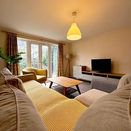 בית נופש The Retreat - 4 Bedroom Townhouse *