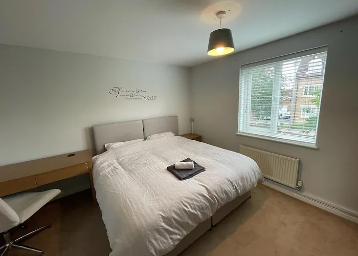 The Retreat - 4 Bedroom Townhouse Holiday home *