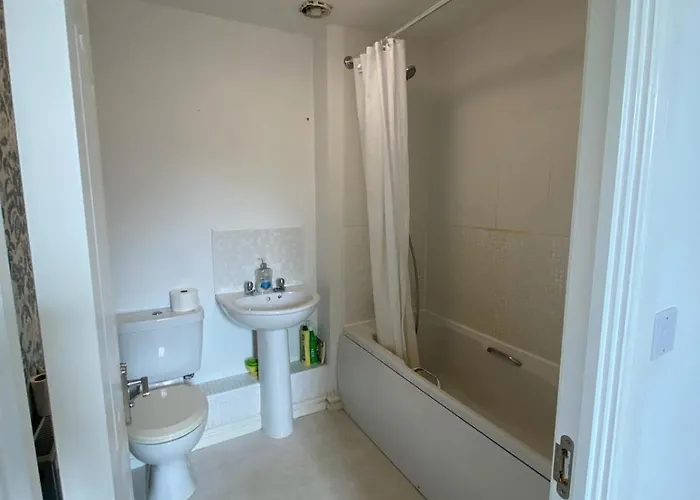 The Retreat - 4 Bedroom Townhouse * Leeds (West Yorkshire)