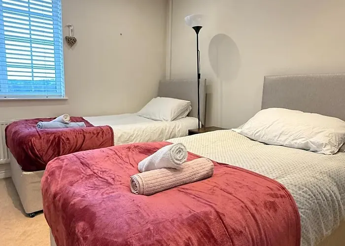 The Retreat - 4 Bedroom Townhouse *